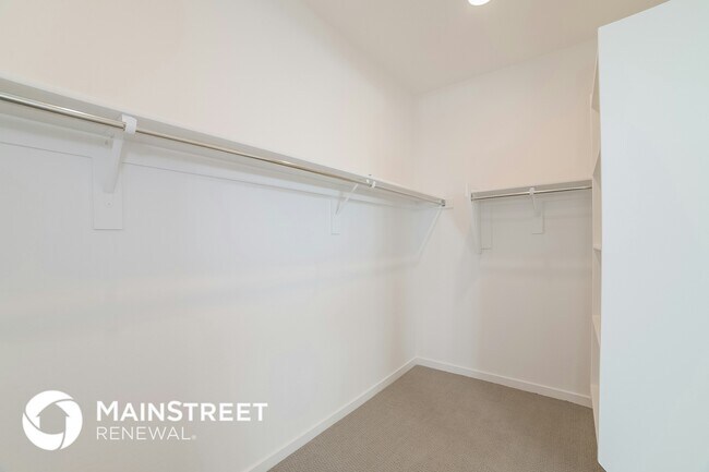 Building Photo - 10920 S 55th Ln