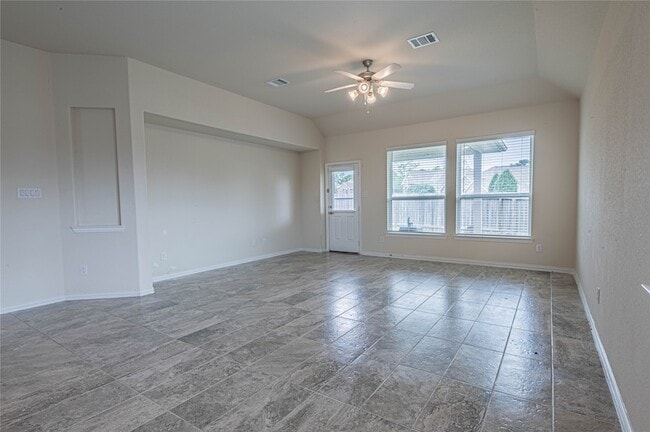 Building Photo - 21263 Lucknow Ln