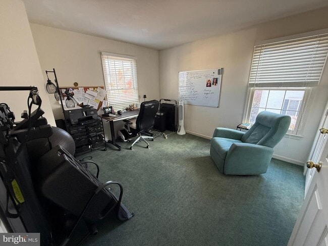 Building Photo - 344 Hart Mews