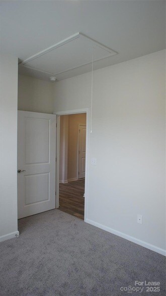Building Photo - 137 Pampas Pl