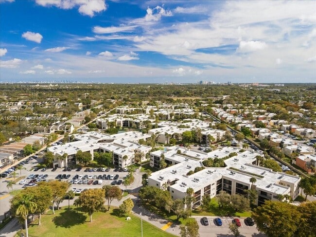 Building Photo - 8075 SW 107th Ave