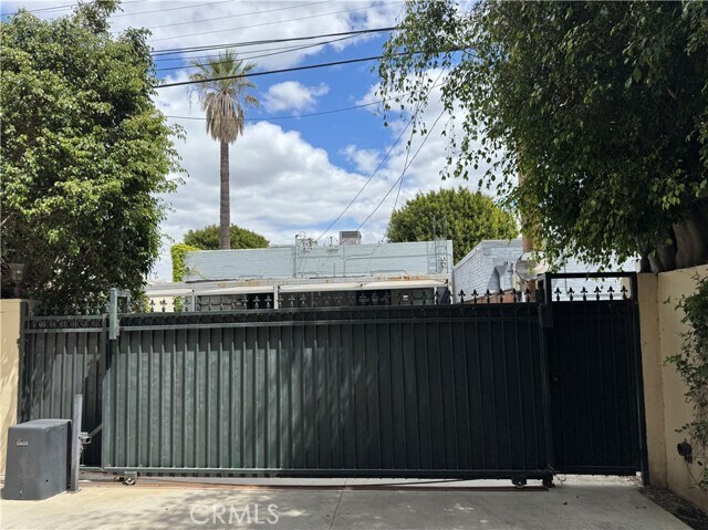 Building Photo - 458 S Clark Dr