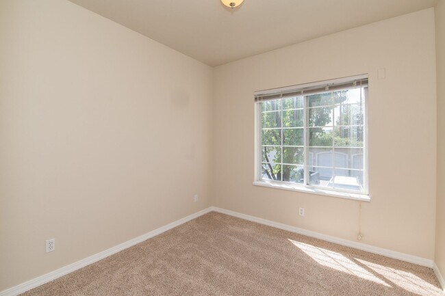 Building Photo - 150 S 800 E
