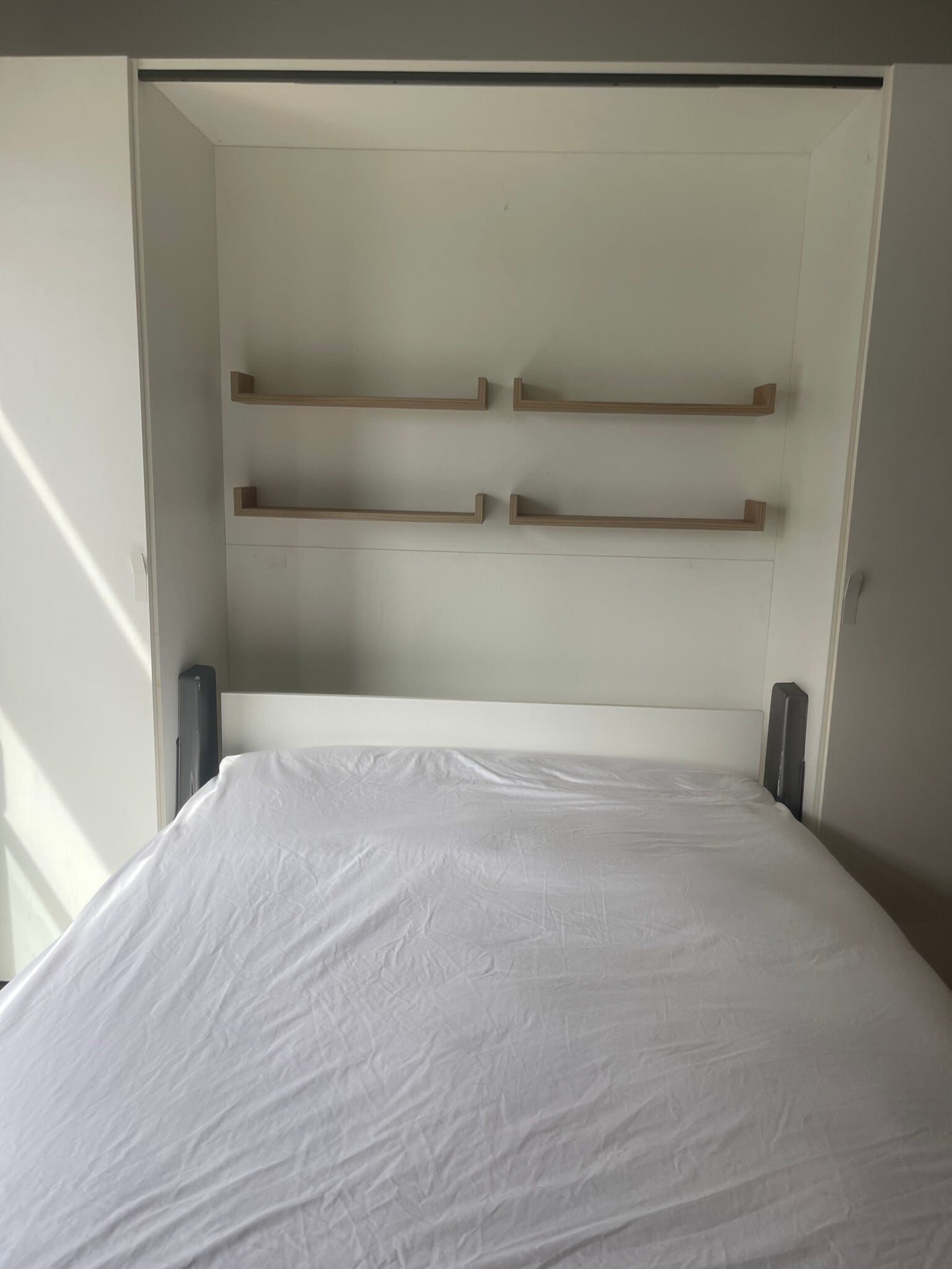 Building Photo - 987 Queen St