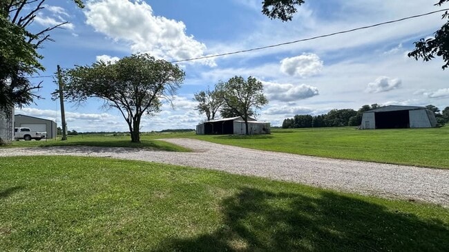Building Photo - Beautifully Updated Country Home in Iuka, IL