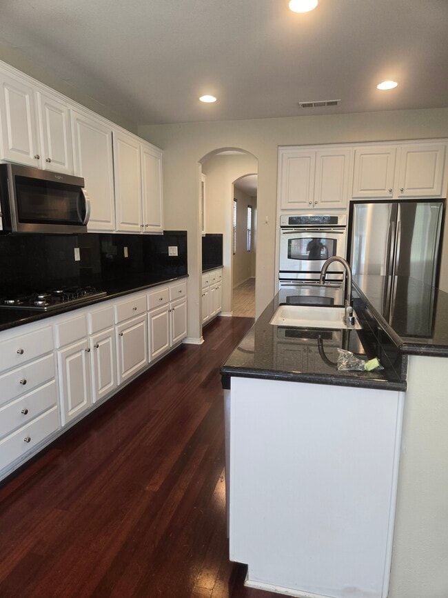 Building Photo - 3649 Mountain Shadows Ct