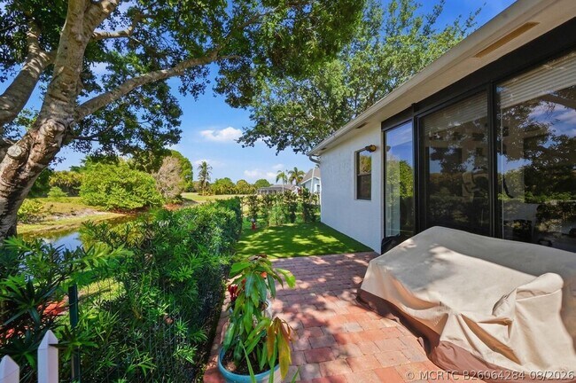 Building Photo - 10775 Waterberry Dr