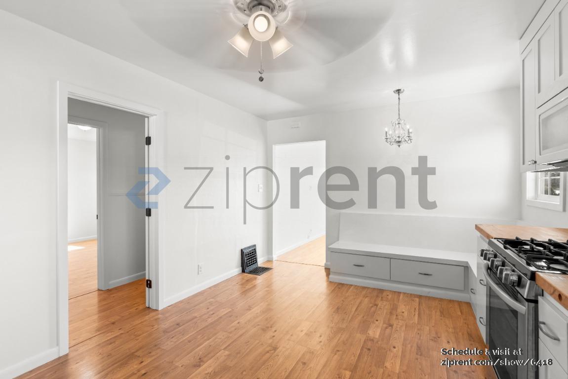 Building Photo - Unit