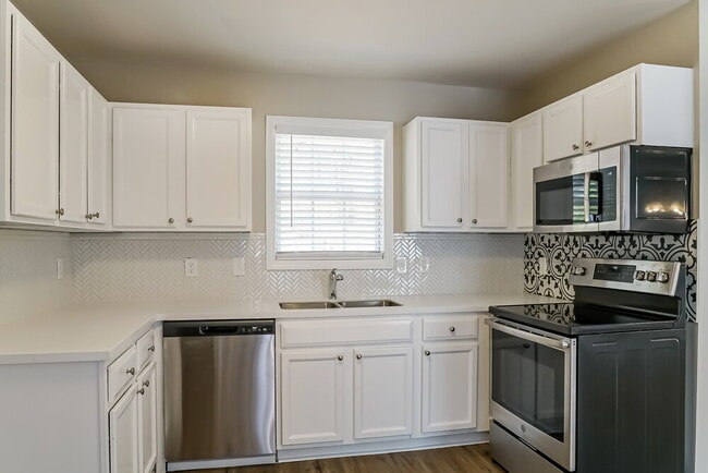 Building Photo - 69 Nancy Ct