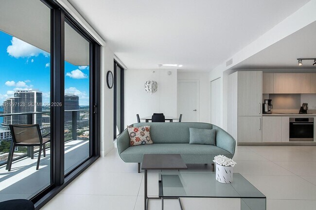 Building Photo - 501 NE 31st St