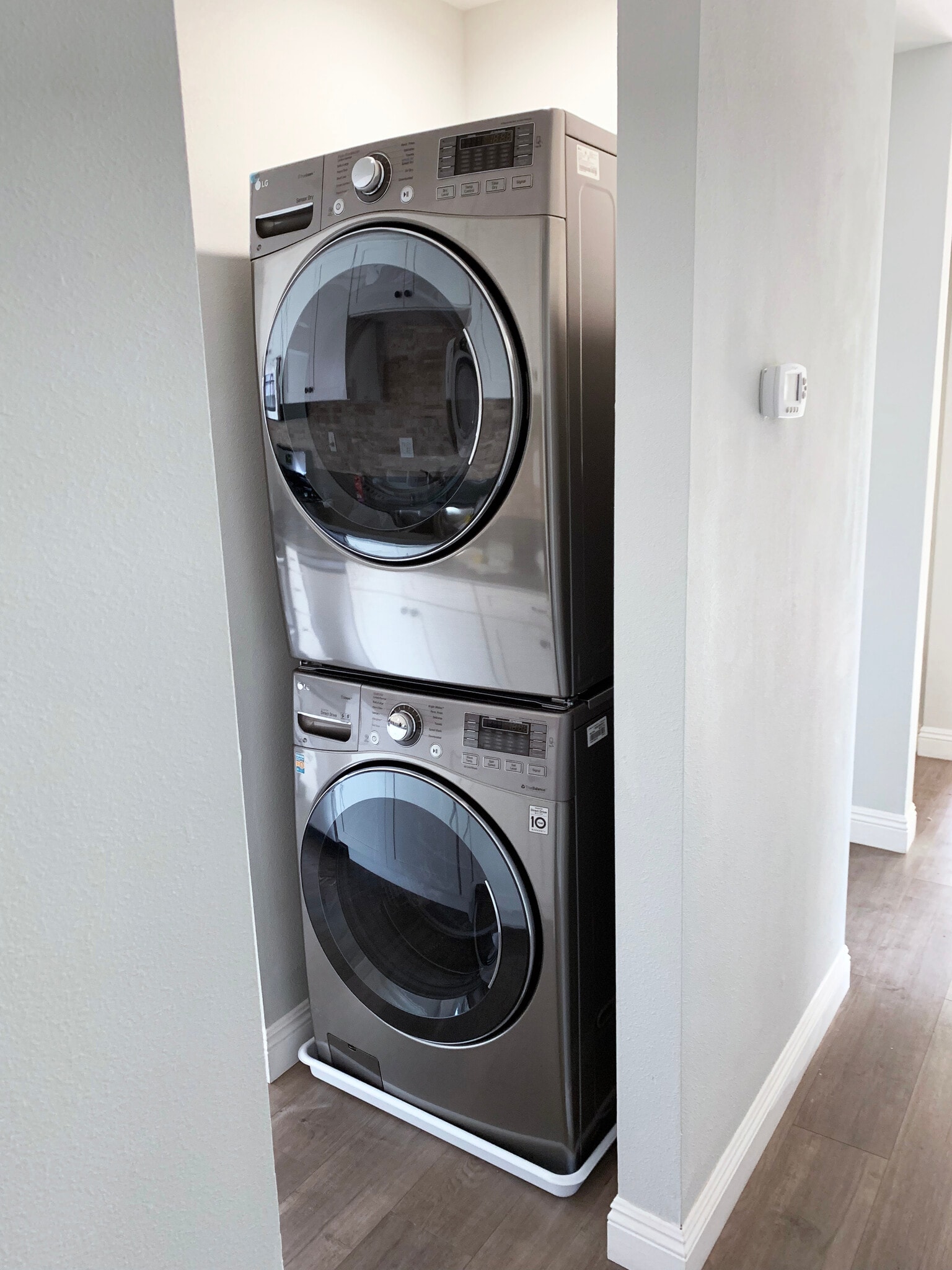 In-Unit Laundry - 7758 Tujunga Ave