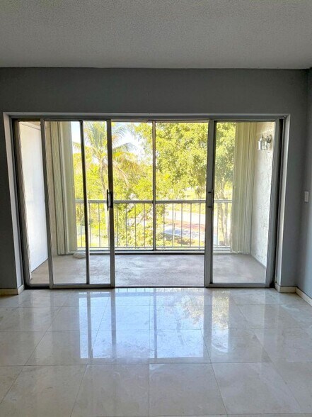 Building Photo - 505 Spencer Dr