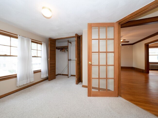 Building Photo - 32 Rangeley Rd