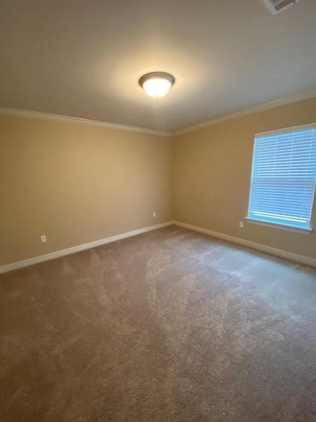 Building Photo - ****LEGACY***