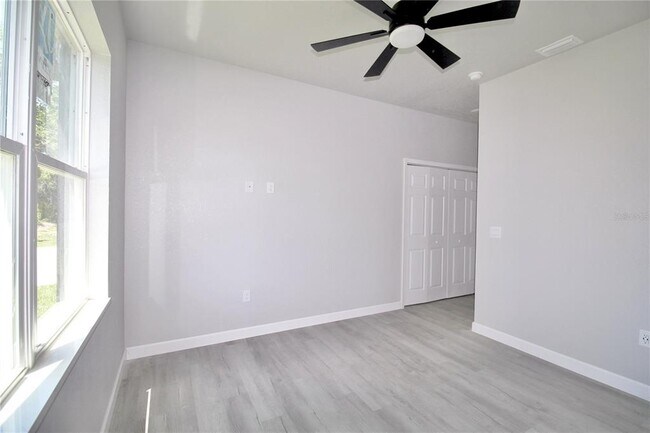 Building Photo - 4000 Garienda Ave