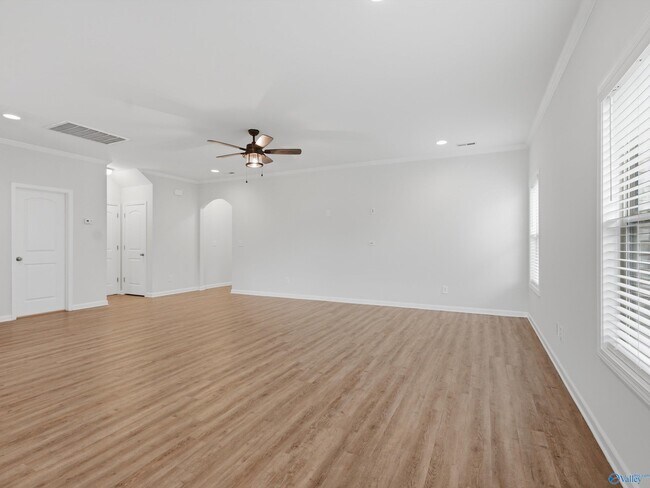 Building Photo - 122 Kretzer Ct