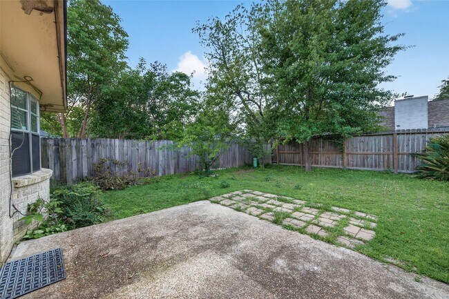 Building Photo - 12818 Westella Dr