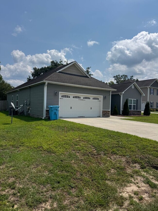 Building Photo - 157 Prelude Dr