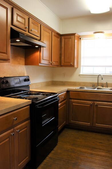 Building Photo - 3322 Augusta Dr