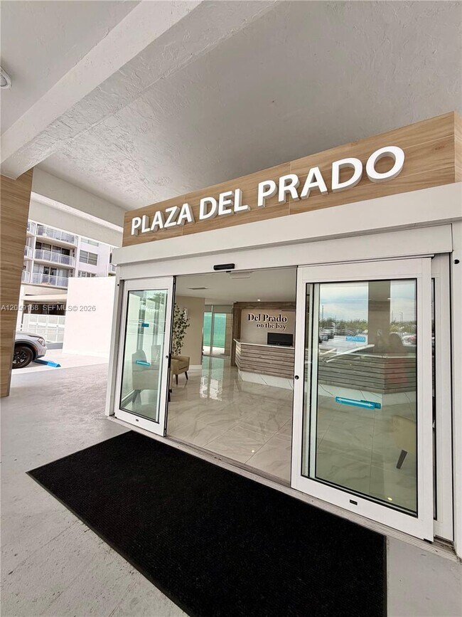 Building Photo - 18051 Biscayne Blvd