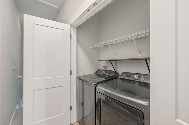 Building Photo - 147 N Sand Palm Rd