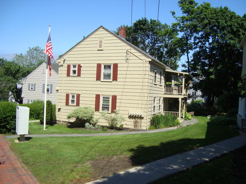 Building Photo - 14 Quebec St