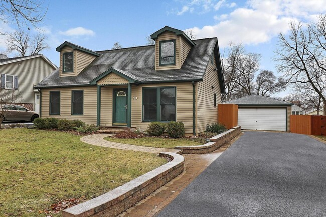 Building Photo - 419 Foster Rd