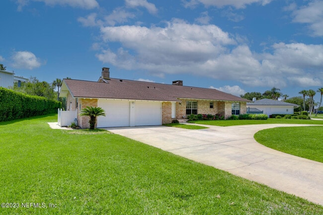 Building Photo - 221 Pablo Rd