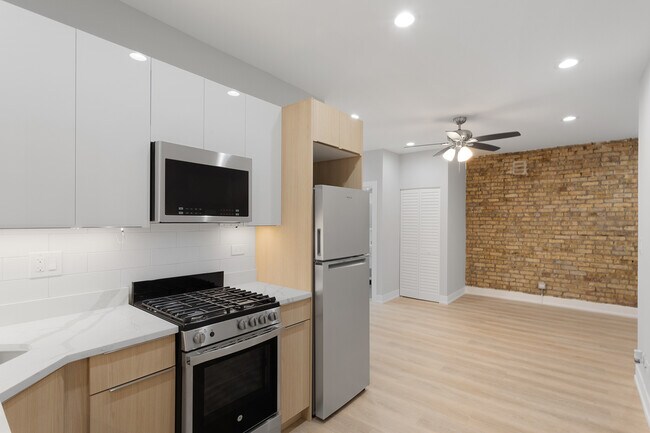 Building Photo - 1651 W Jonquil Terrace