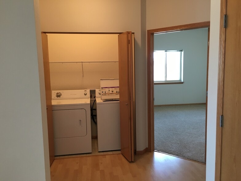 Washer and Dryer - 131 Aspen Ln