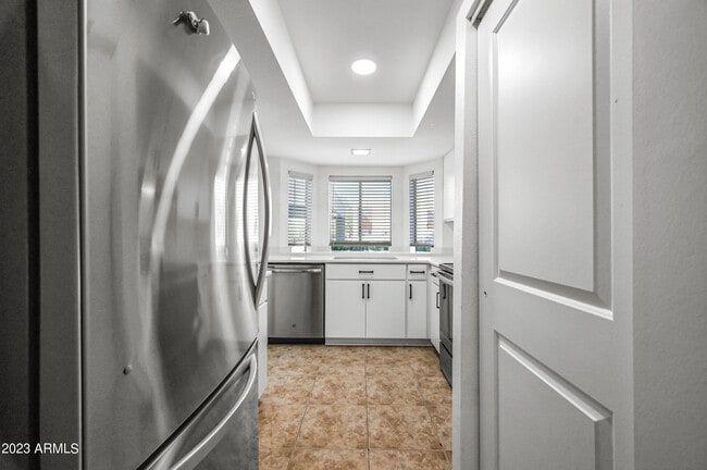 Building Photo - 220 N 22nd Pl