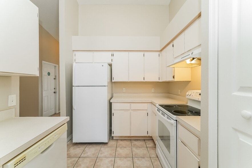 Building Photo - 2132 Ridgemore Dr