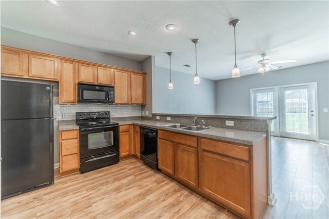 Building Photo - 580 Canyon Oak Loop