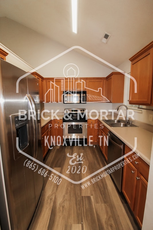 Building Photo - 900 Glendower Way