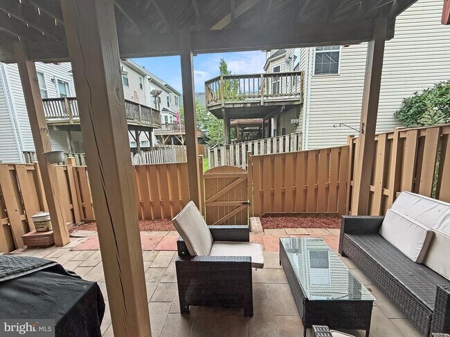 Building Photo - 2535 James Monroe Cir