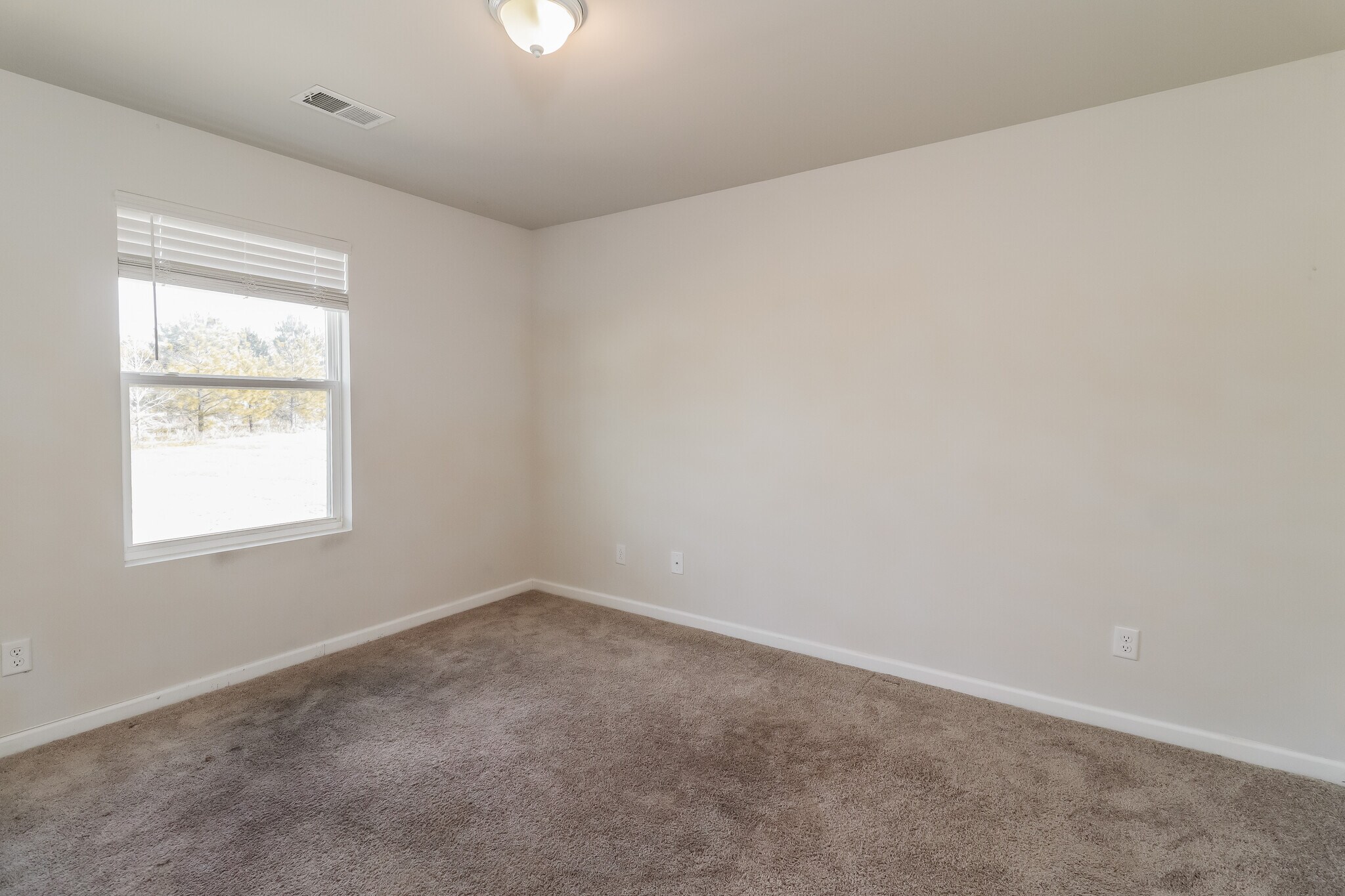 Building Photo - 132 Tondee Wy