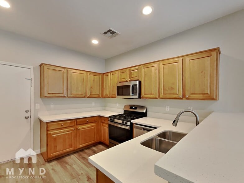 Building Photo - 2520 Olay St