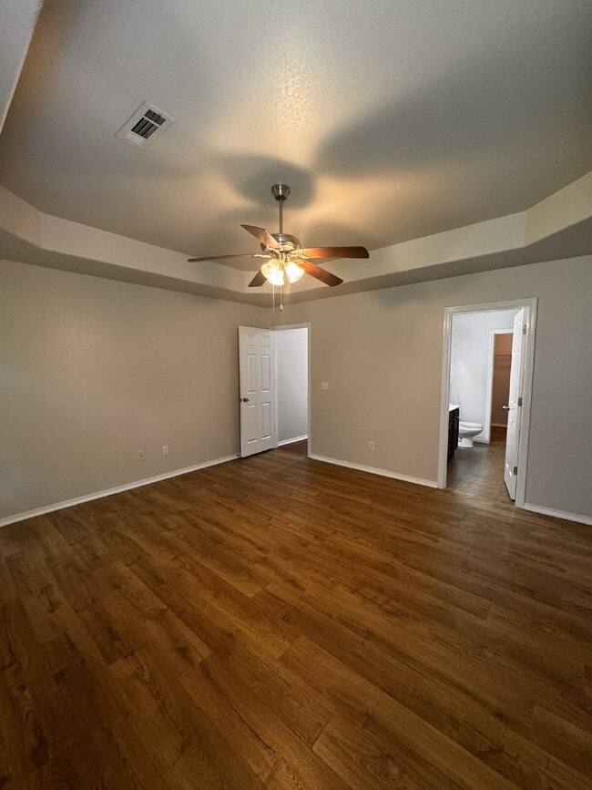 Building Photo - 11723 E Creek Ln