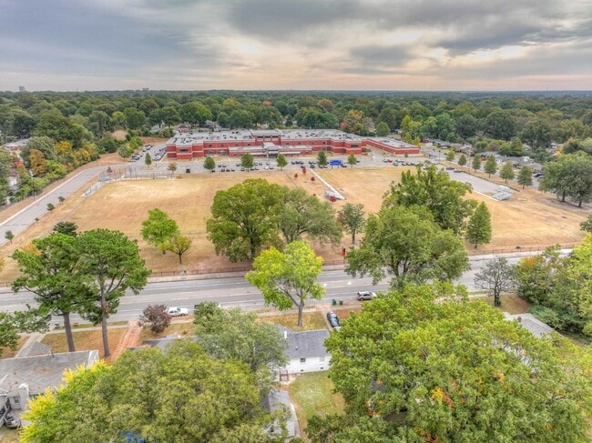 Building Photo - Charming 3-Bedroom Home with Modern Upgrades and Spacious Backyard in a Peaceful Neighborhood