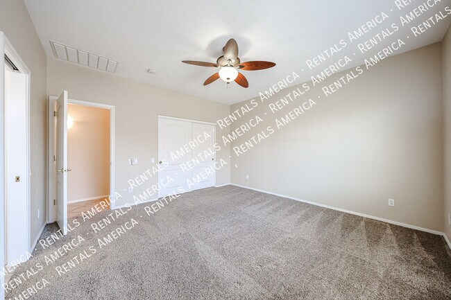 Building Photo - 869 E Waterview Pl