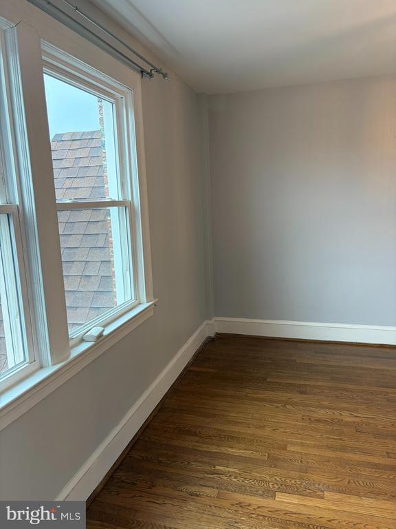 Building Photo - 223 Ingraham St NW