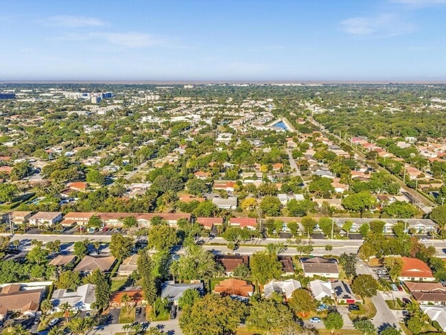 Building Photo - 3880 NW 79th Ave