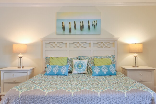 Building Photo - 927 80th St NW