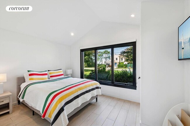 Building Photo - 28 Cliff Dr