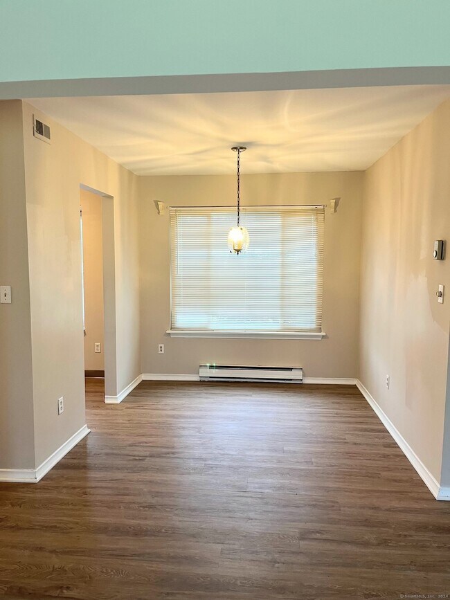 Building Photo - 97 Candlewood Dr