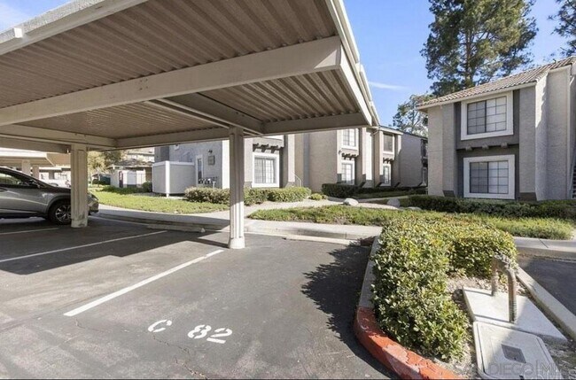 Building Photo - 15040 Avenida Venusto