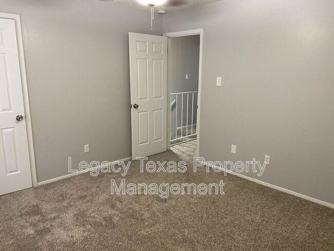 Building Photo - 1503 Nolan River Rd