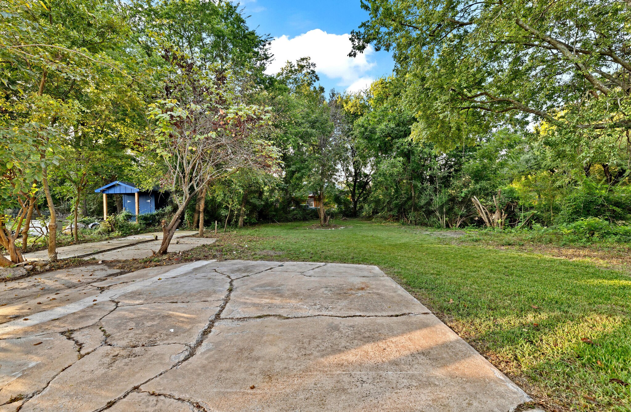 Building Photo - 326 W Rainey St