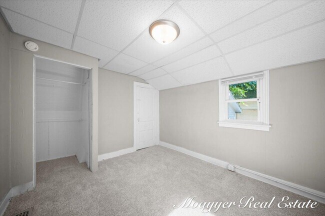 Building Photo - 1108 Muskegon Ave NW