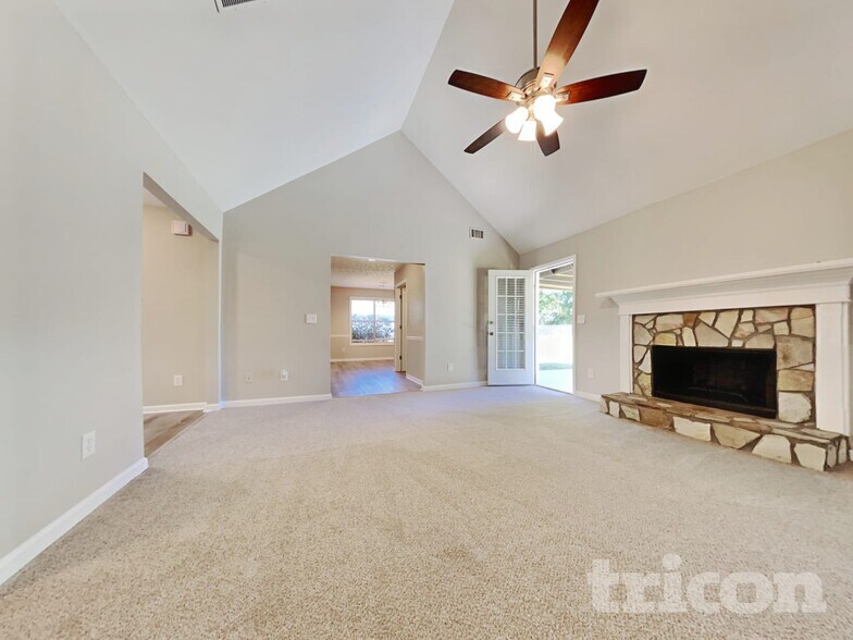 Building Photo - 523 Ashton Manor Dr